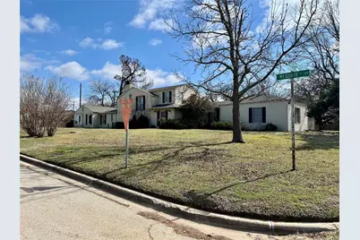 800 E Mesquite Street, Nocona, TX 76255 - Photo 1