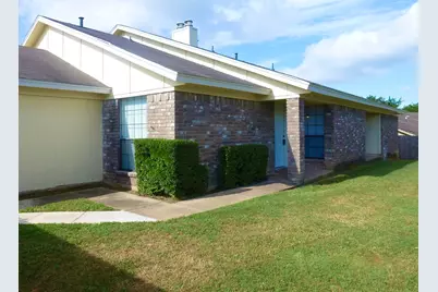 6720 Crestmont Court, Fort Worth, TX 76133 - Photo 1