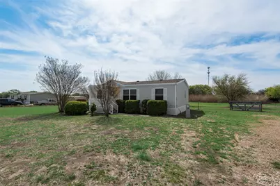 911 W Sterrett Road, Waxahachie, TX 75167 - Photo 1