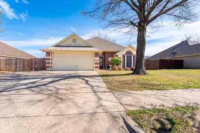 620 Arbor Lane, Burleson, TX 76028 - Photo 1