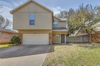 1817 Lincolnshire Way, Fort Worth, TX 76134 - Photo 1