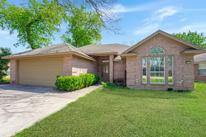 604 N Cherry Street, Aubrey, TX 76227 - Photo 1