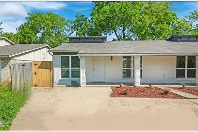 1039 Southmoor Drive, Arlington, TX 76010 - Photo 1