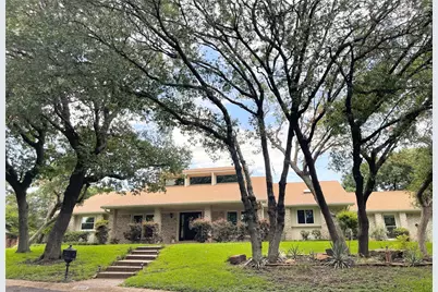 10019 Lost Oak Ridge Drive, Woodway, TX 76712 - Photo 1