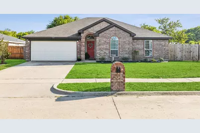 920 Creekview Drive, Waxahachie, TX 75165 - Photo 1