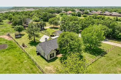 1408 NE 23rd Street, Mineral Wells, TX 76067 - Photo 1