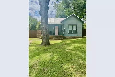 715 W Ball Street, Weatherford, TX 76086 - Photo 1