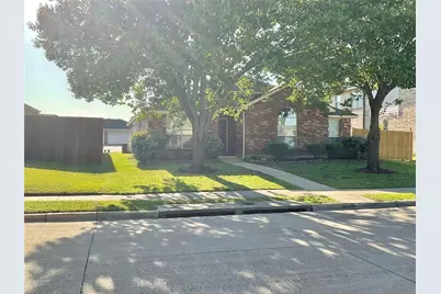 939 Clear Creek Drive, Mesquite, TX 75181 - Photo 1