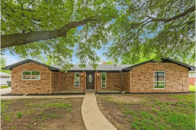 717 E Roewe Street, Pilot Point, TX 76258 - Photo 1