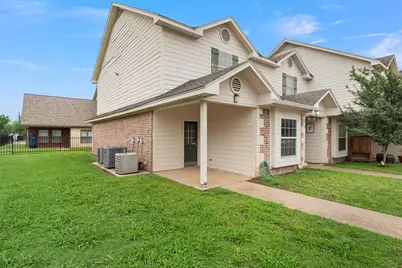 1724 S 15th Street #6, Waco, TX 76706 - Photo 1