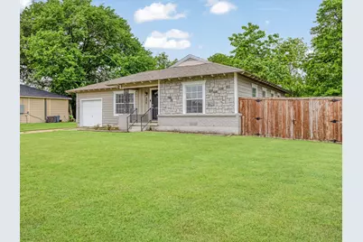 208 W Evans Avenue, Bonham, TX 75418 - Photo 1