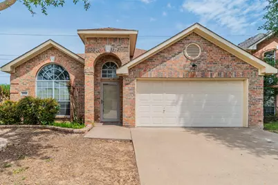 2758 Red Oak Drive, Grand Prairie, TX 75052 - Photo 1