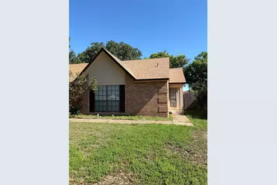 658 Stonehenge Drive, Grand Prairie, TX 75052 - Photo 1