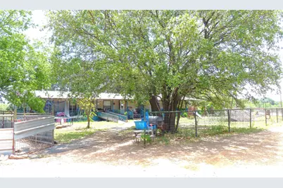 2402 Walnut, Brady, TX 76825 - Photo 1