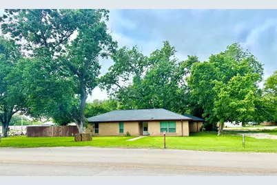 304 Oak, Clyde, TX 79510 - Photo 1