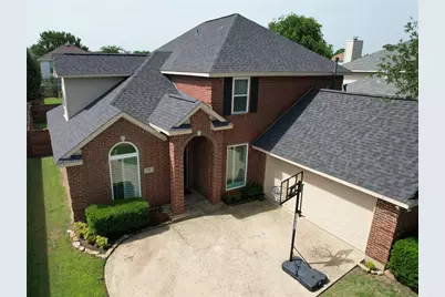 708 W Lonesome Dove Trail, Arlington, TX 76001 - Photo 1