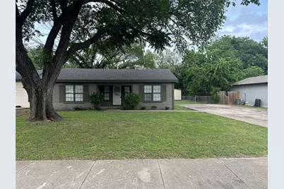 129 Del Rio Avenue, Benbrook, TX 76126 - Photo 1