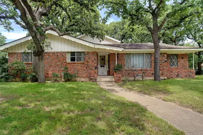 520 Circleview Drive S, Hurst, TX 76054 - Photo 1