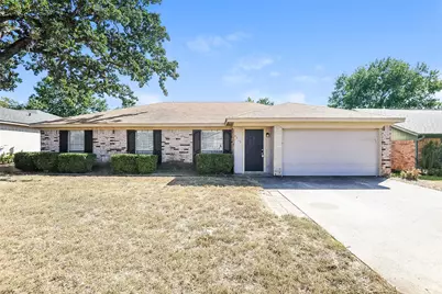 4210 Maple Springs Drive, Arlington, TX 76001 - Photo 1