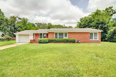 108 W Clinton Avenue, Athens, TX 75751 - Photo 1