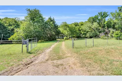 933 El Camino Road, Waxahachie, TX 75167 - Photo 1