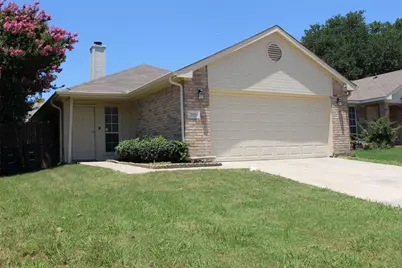 7556 Ashcroft Circle, Fort Worth, TX 76120 - Photo 1