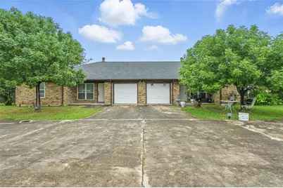 515 Signal Hill Court S, Fort Worth, TX 76112 - Photo 1