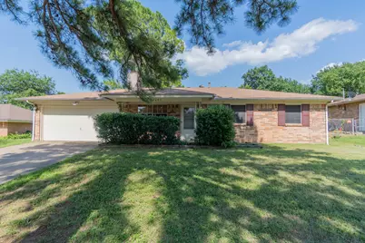 2407 Hilldale Boulevard, Arlington, TX 76016 - Photo 1