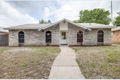 3525 S Elm Drive, Grand Prairie, TX 75052 - Photo 1