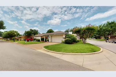 1618 Grandview Drive, Arlington, TX 76012 - Photo 1