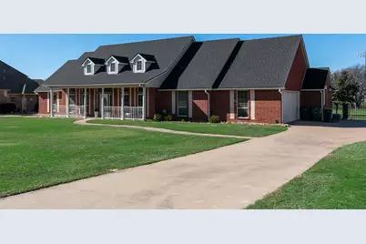 1621 High Valley Lane, Cedar Hill, TX 75104 - Photo 1