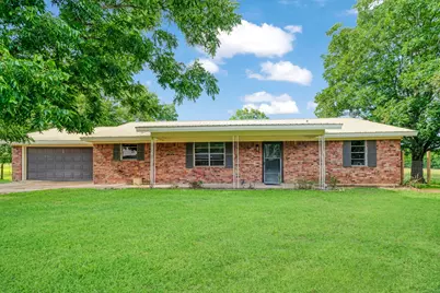 1025 E Fairview, Blossom, TX 75416 - Photo 1