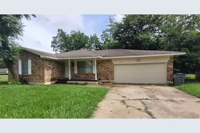 1587 E Springcrest Circle, Lancaster, TX 75134 - Photo 1