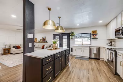 726 W Crossland Boulevard, Grand Prairie, TX 75052 - Photo 1