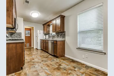 1310 Kingsbridge Drive, Garland, TX 75040 - Photo 10