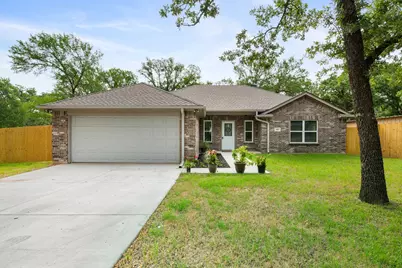 602 Cedar Street, Mineral Wells, TX 76067 - Photo 1