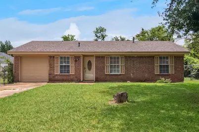 1403 S Rockwall Avenue, Terrell, TX 75160 - Photo 1