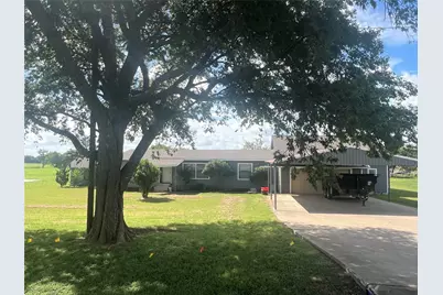 511 E 7th Street, McGregor, TX 76657 - Photo 1