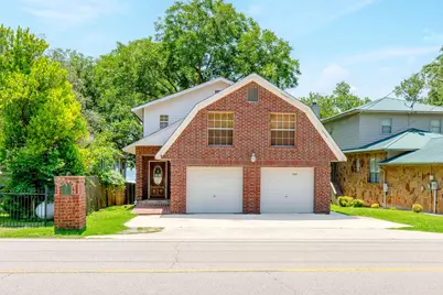 1437 E Lake Drive, Weatherford, TX 76087 - Photo 1