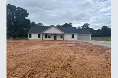 1013 Hereford Drive, Springtown, TX 76082 - Photo 1