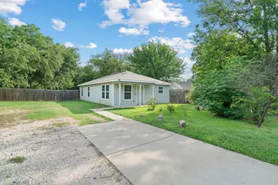 420 E Burks Street, Pilot Point, TX 76258 - Photo 1