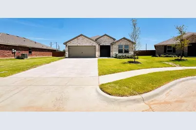 404 Marsh Street, Cleburne, TX 76033 - Photo 1