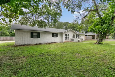 306 Adams Street, McGregor, TX 76657 - Photo 1