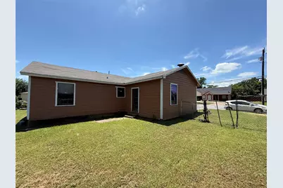 915 S Rockwall Avenue, Terrell, TX 75160 - Photo 1