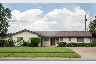 411 S Ridgeway Drive, Cleburne, TX 76033 - Photo 1