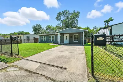 1018 Indian Hills Drive, Grand Prairie, TX 75051 - Photo 1