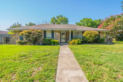326 Lisa Lane, DeSoto, TX 75115 - Photo 1