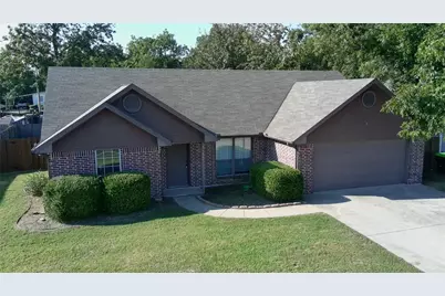 515 E Liberty Street, Pilot Point, TX 76258 - Photo 1
