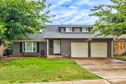 118 W Phillips Court, Grand Prairie, TX 75051 - Photo 1