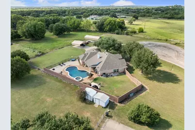 204 Diamond Lane N, Burleson, TX 76028 - Photo 1